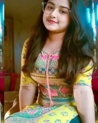 Esha Khan